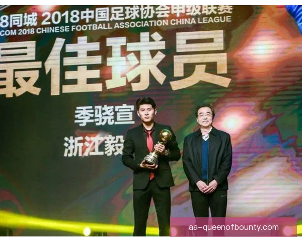 某留洋球员边路传中精准制导，落点犹如导弹